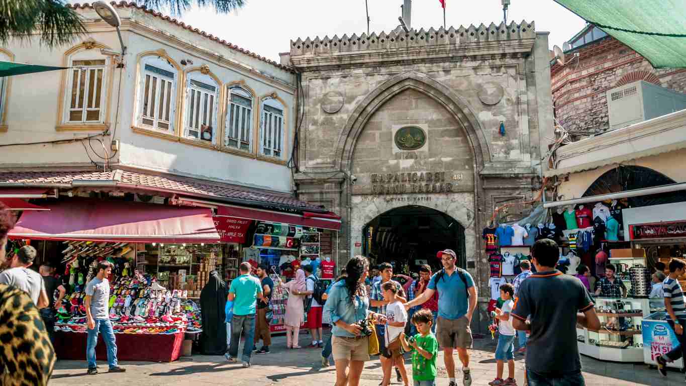 istanbul grand bazaar entrance kapalicarsi